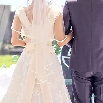 彼との結婚で悩む女性